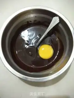 Make Banana strawberry chocolate cake step 2