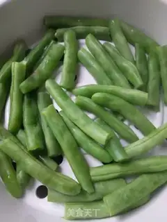 Make Four seasons of bean fried meat step 0