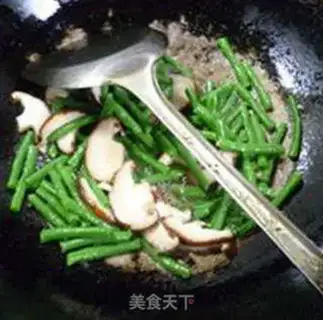 Make Ham sausage mushrooms with beans step 7
