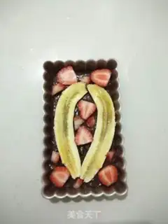 Make Banana strawberry chocolate cake step 5
