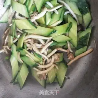 Make Crab cucumber and egg soup step 3