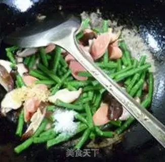 Make Ham sausage mushrooms with beans step 9