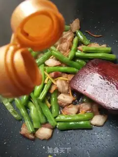 Make Four seasons of bean fried meat step 5