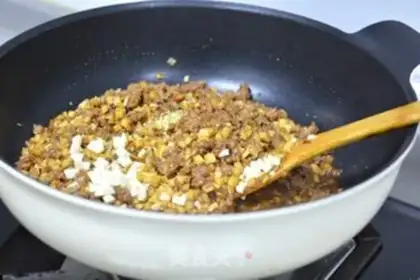 Make Apricot and beef sauce step 8