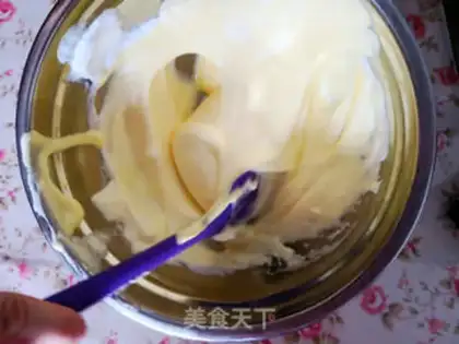 Make Mango hugs cake rolls step 3