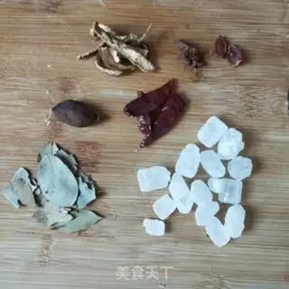 Make Red beef noodles step 1