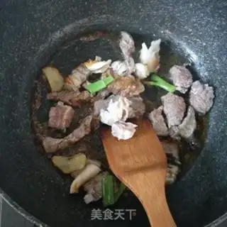 Make Red beef noodles step 2