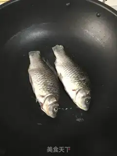 Make Cracker fish soup step 0