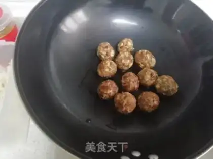 Make Snowball meatballs step 1