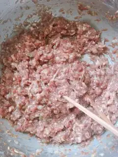 Make Celery pork dumplings step 2