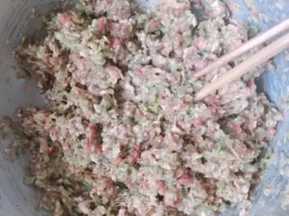 Make Celery pork dumplings step 4