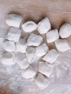 Make Celery pork dumplings step 5