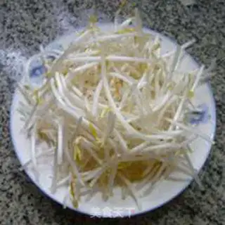 Make The green bean sprouts are fired step 2