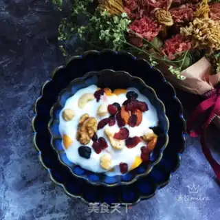 Make Dry yogurt mango bowl step 6
