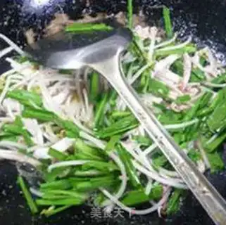 Make The green bean sprouts are fired step 9