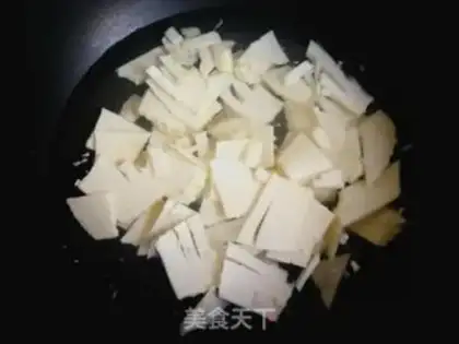 Make Spring fried meat step 2