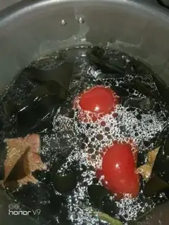 Make Beef tomatoes seaweed soup step 3