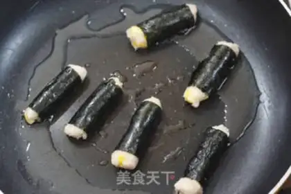 Make Seaweed chicken rolls step 5