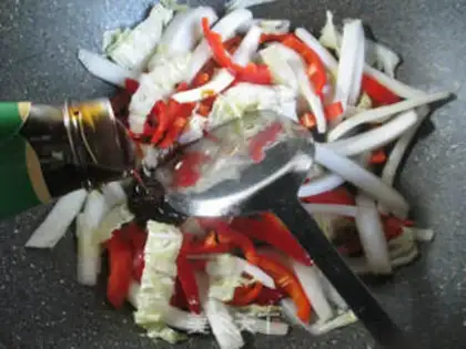 Make Paprika and cabbage step 4