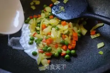 Make Thai coconut pineapple step 4