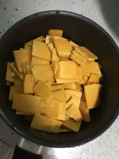 Make Pumpkin for the Korean rice ball step 0