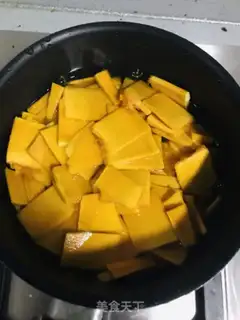 Make Pumpkin for the Korean rice ball step 1