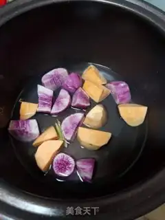 Make Red sugar and potatoes soup step 2