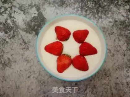 Make Strawberry cereal yogurt bowl step 4