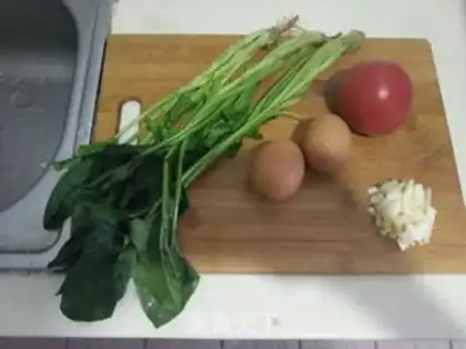 Make Spinach tomato egg soup step 0