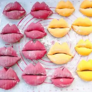 Make Lips step 17