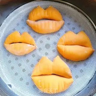 Make Lips step 18