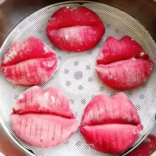 Make Lips step 19