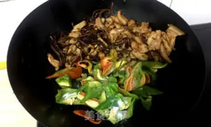 Make A dry pot of tea and mushrooms step 3