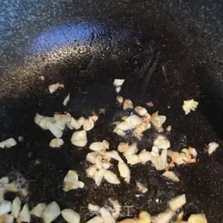 Make Eggs and spinach step 6
