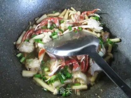 Make Seafood mushrooms and crabs step 7