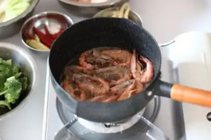 Make Spicy pot from the river step 4