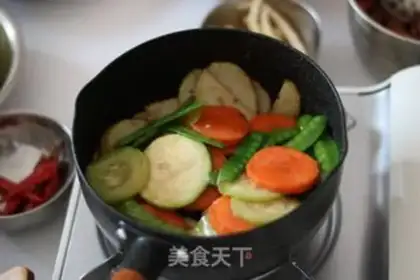 Make Spicy pot from the river step 5