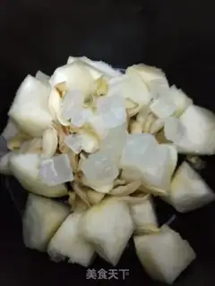 Make The iced Sydney lilies step 3