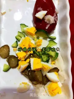 Make Eggs Mountain salad step 5