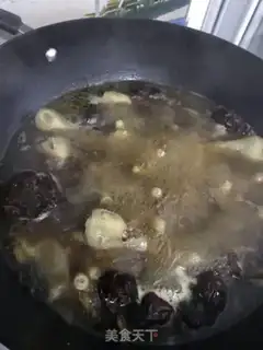 Make No oily dates for cooking chicken claws step 2