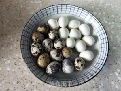 Make Quail egg red meat step 1