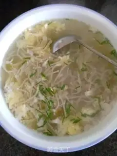 Make Gold needle mushroom soup step 2