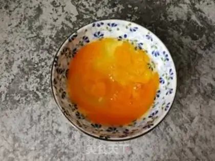 Make Double eggflower soup step 2