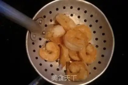 Make Shrimp fried eggs step 6