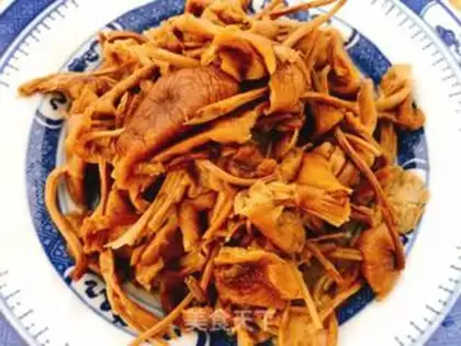 Make Tea mushroom fried meat step 0