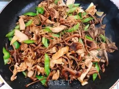 Make Tea mushroom fried meat step 7