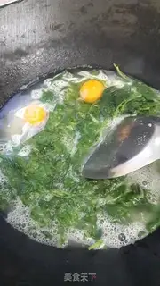 Make Plumbing and egg soup step 4