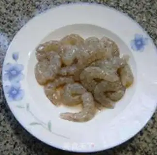 Make Shrimp and fried eggs step 2