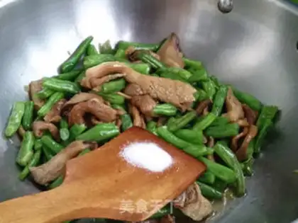 Make White mushrooms, beans step 7