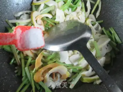 Make Celery fried thunder step 6